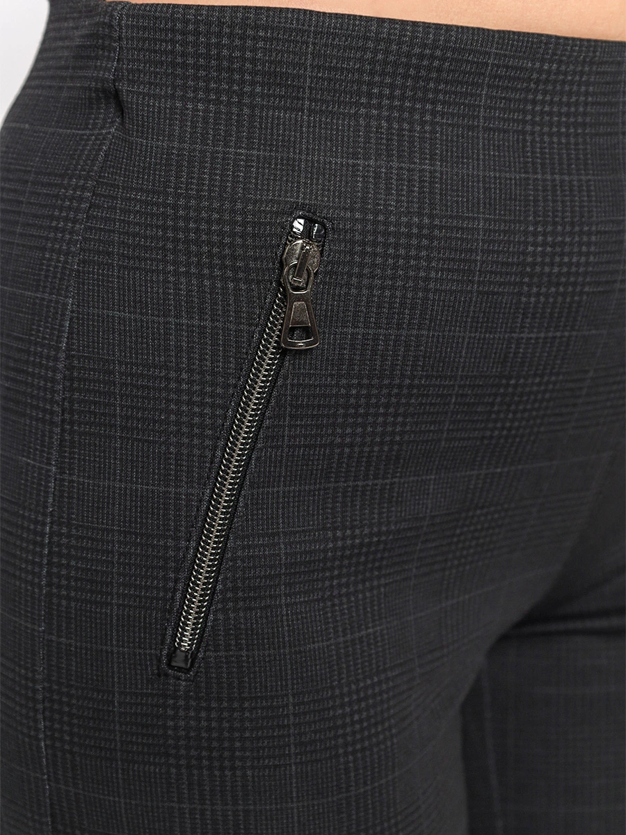 Зауженные брюки AMARO в клетку